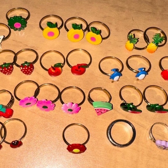 Lot of 37 Assorted Little Girl Costume Jewelry Rings – Fruit, Butterfly, Ladybug - Picture 2 of 4
